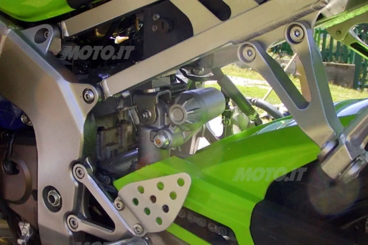 KAWASAKI Ninja 636 ZX-6R (14)