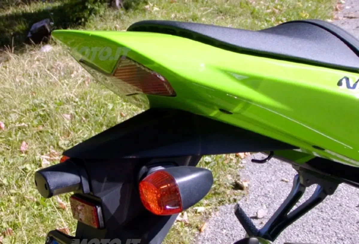 KAWASAKI Ninja 636 ZX-6R (15)
