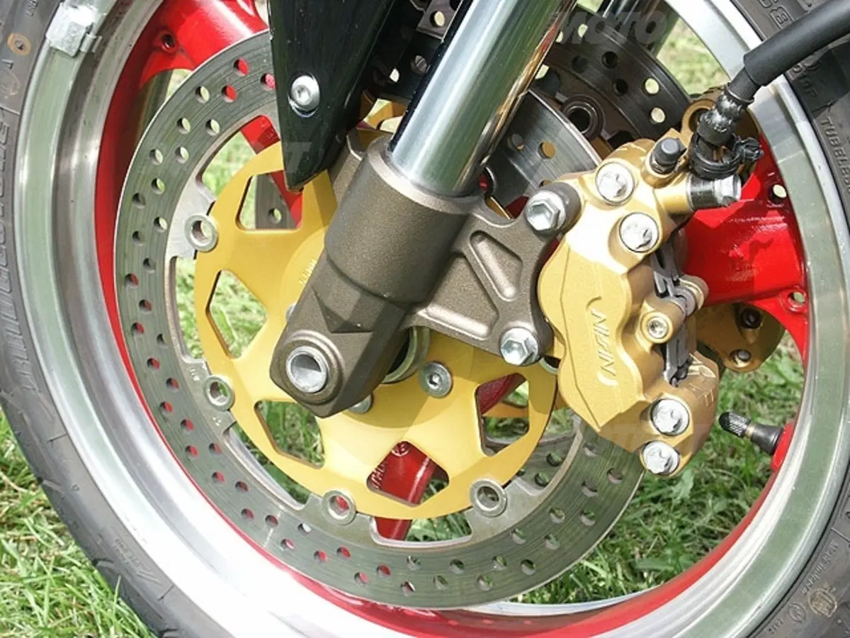 KAWASAKI Z 1000 (10)