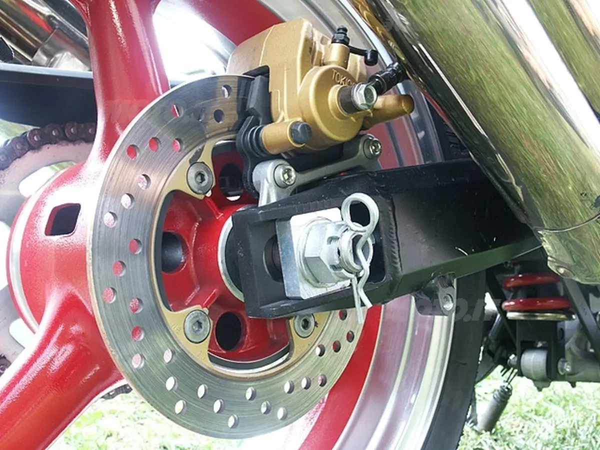 KAWASAKI Z 1000 (11)