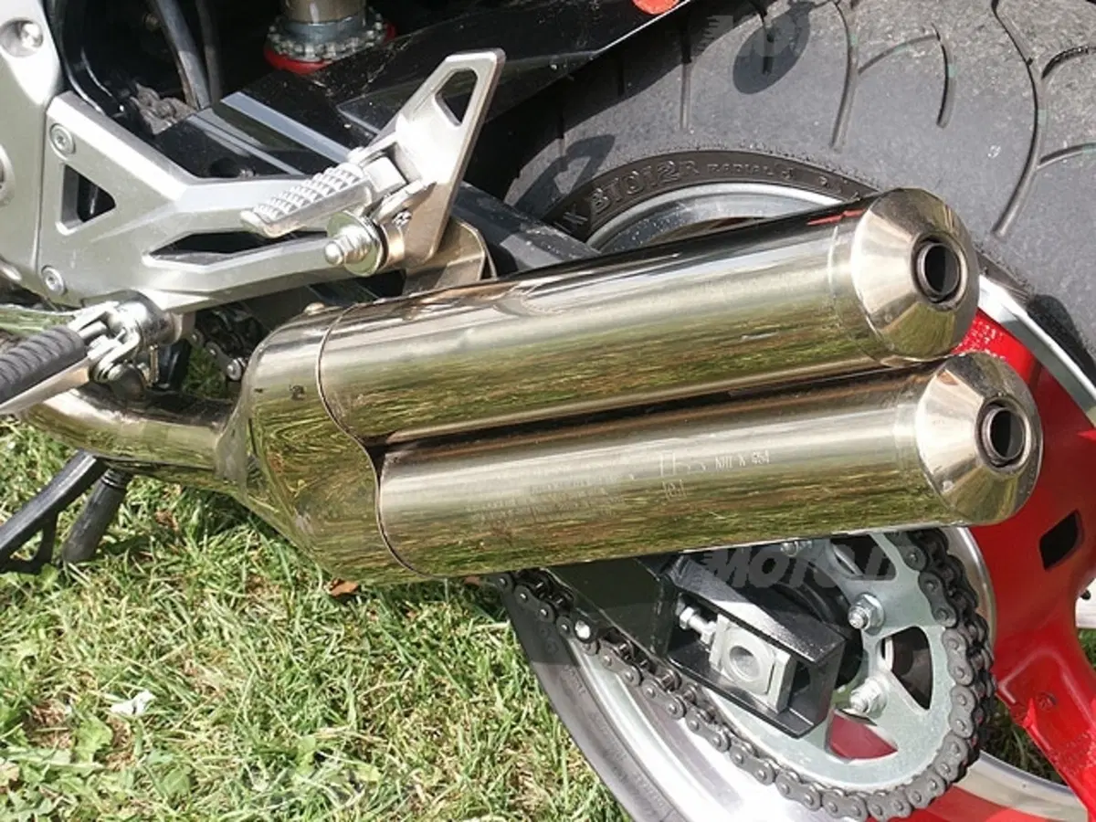KAWASAKI Z 1000 (13)
