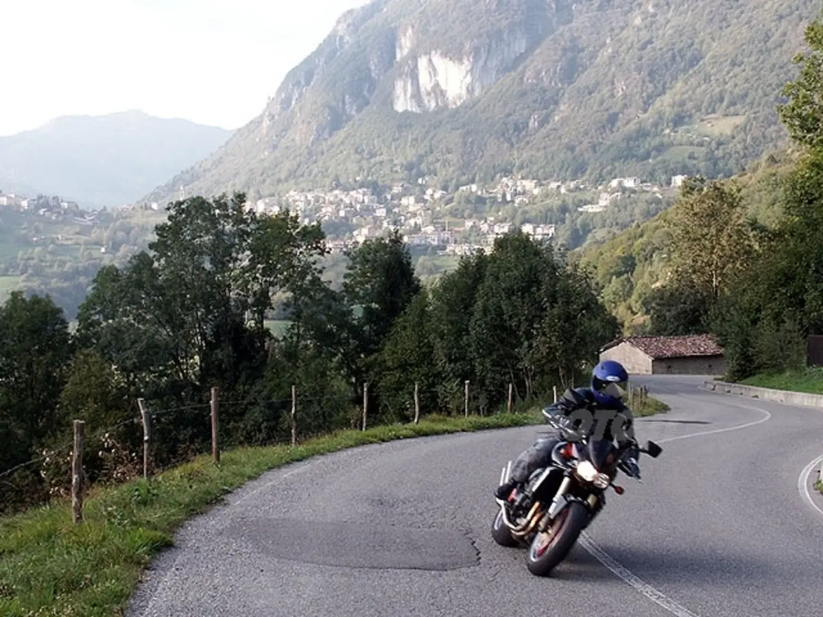 KAWASAKI Z 1000 (20)
