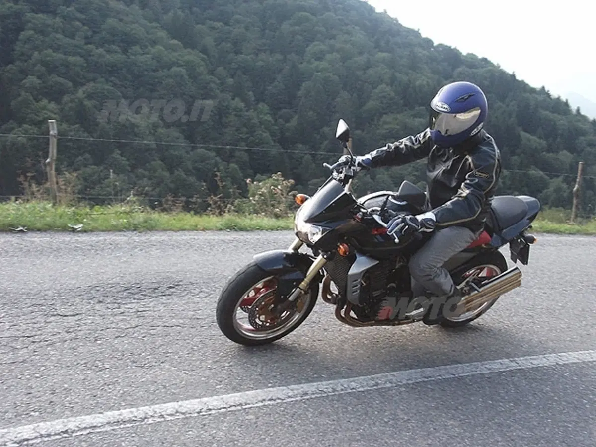 KAWASAKI Z 1000 (21)