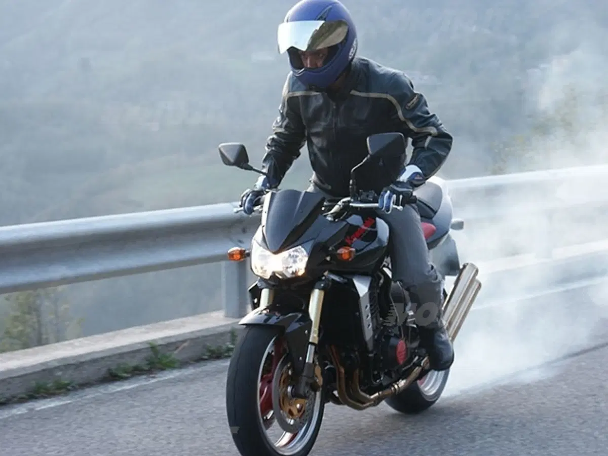 KAWASAKI Z 1000 (22)