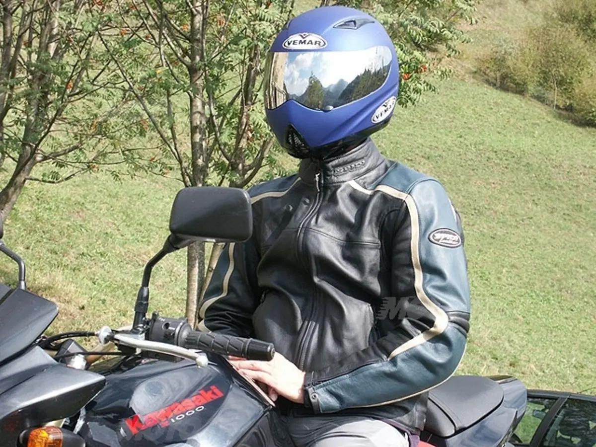 KAWASAKI Z 1000 (25)
