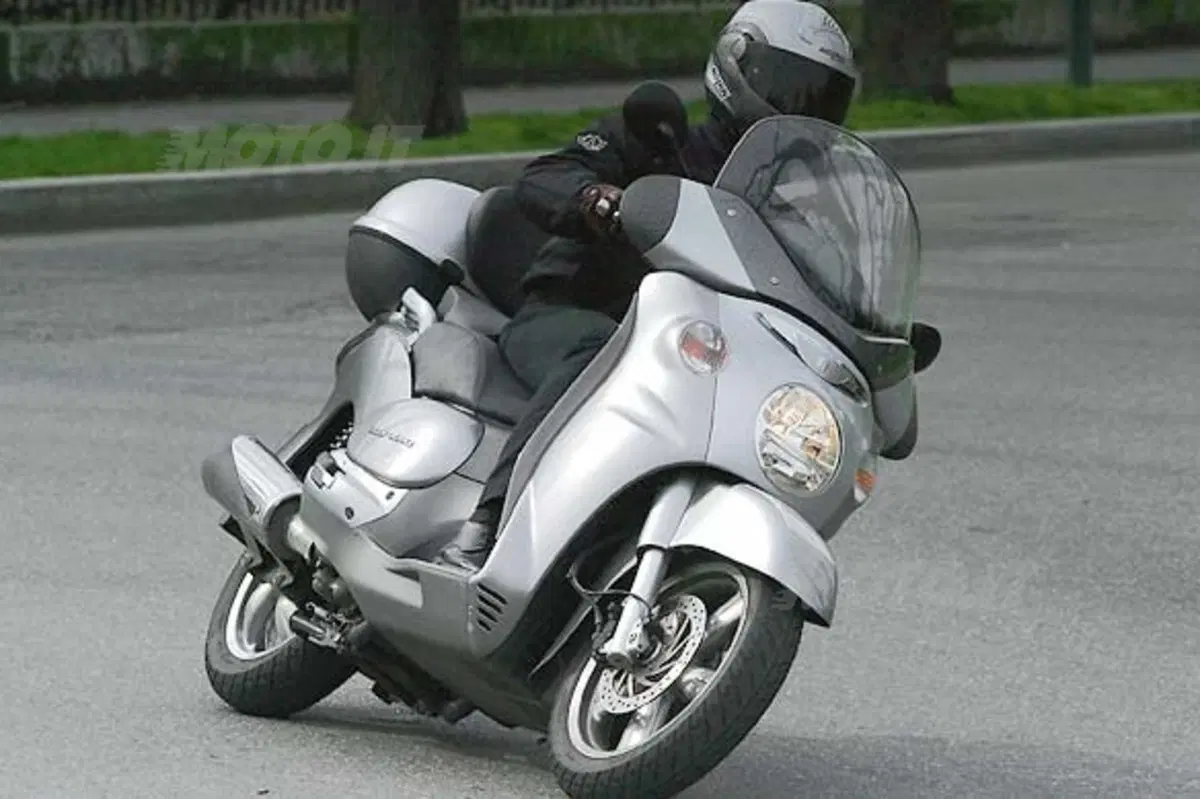 APRILIA Scarabeo 500 (2)