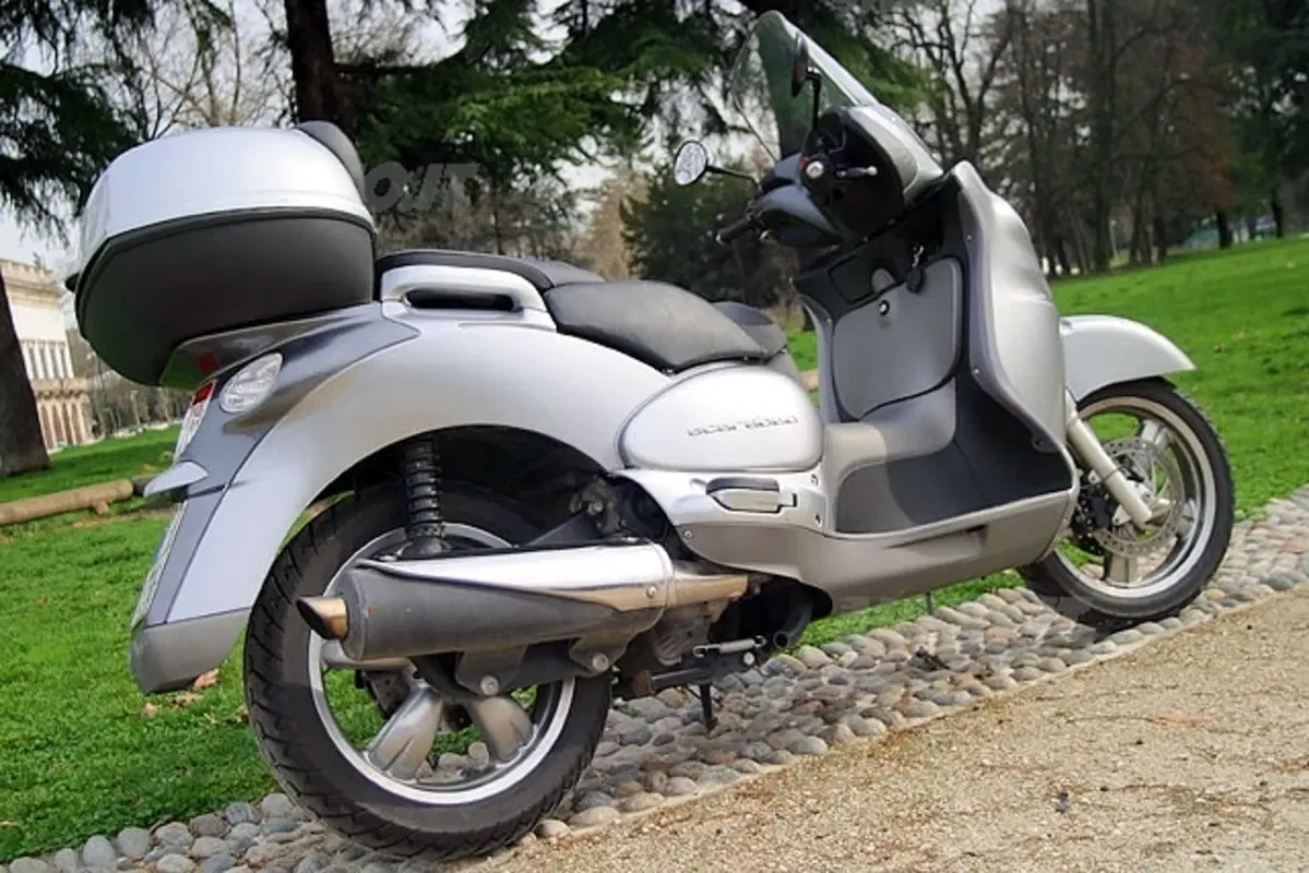 APRILIA Scarabeo 500 (5)