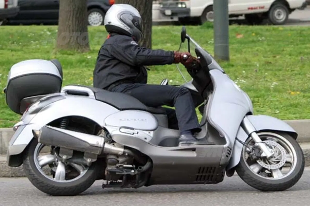 APRILIA Scarabeo 500 (6)