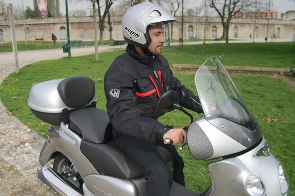 APRILIA Scarabeo 500 (14)