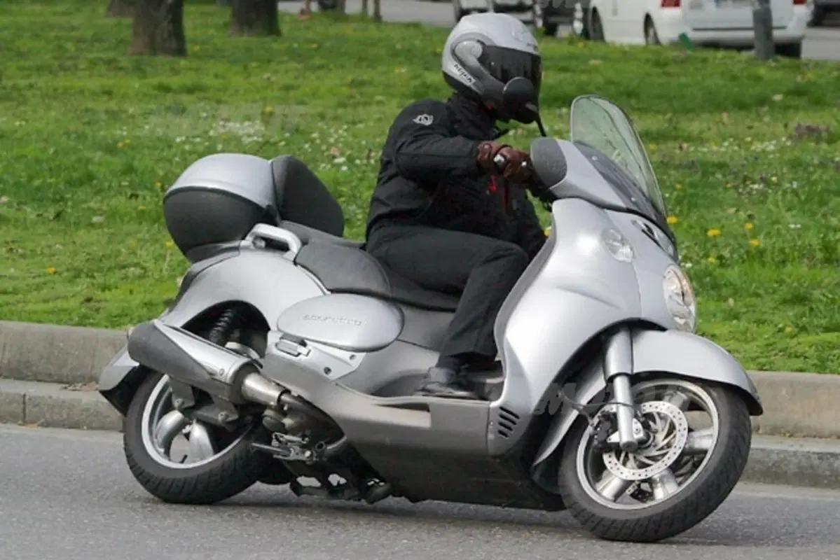 APRILIA Scarabeo 500 (15)