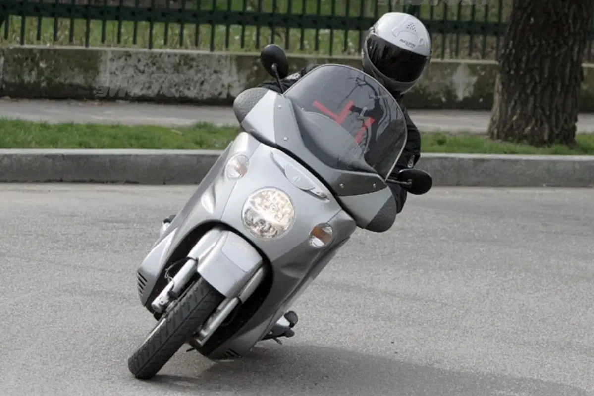 APRILIA Scarabeo 500 (16)