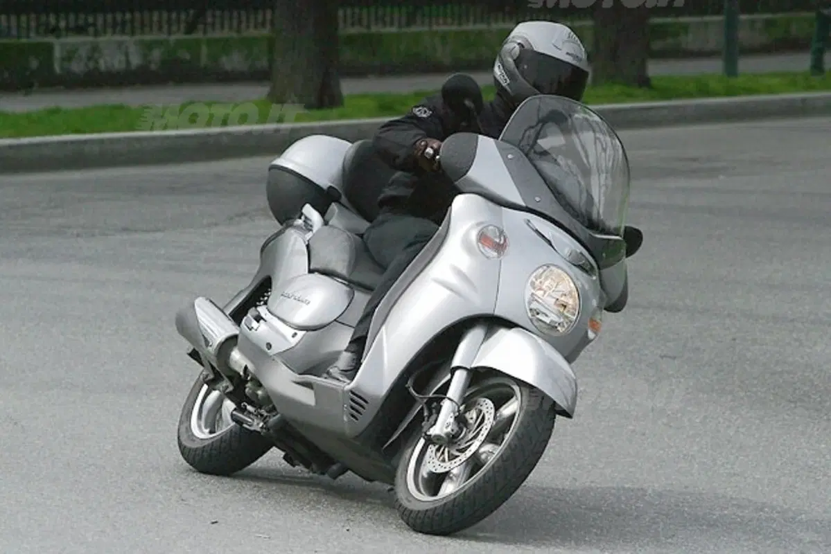APRILIA Scarabeo 500 (24)