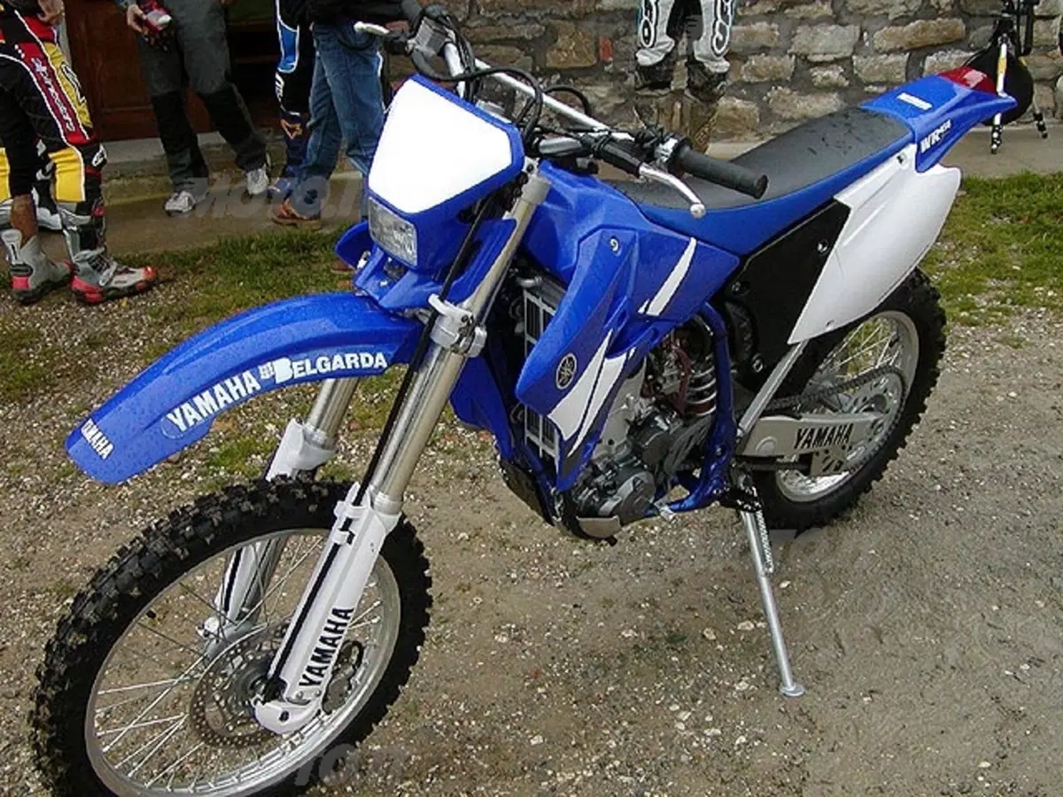 YAMAHA WR 450 F (3)