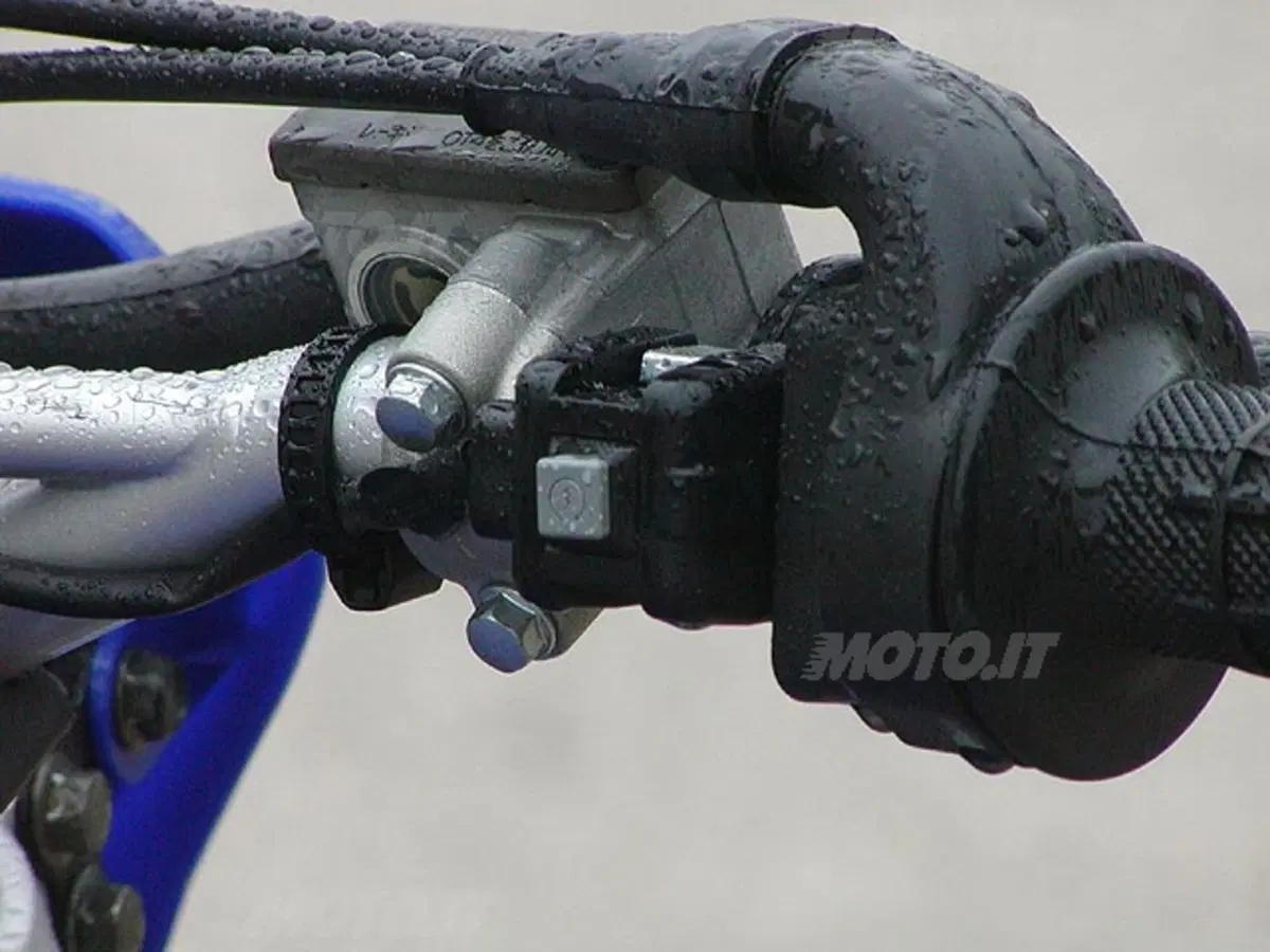 YAMAHA WR 450 F (9)