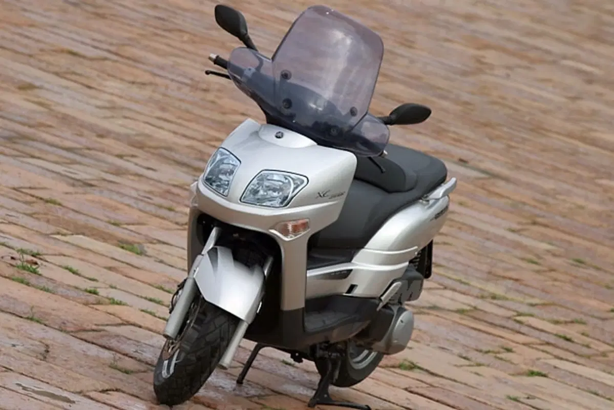 YAMAHA Versity XC 300 (3)