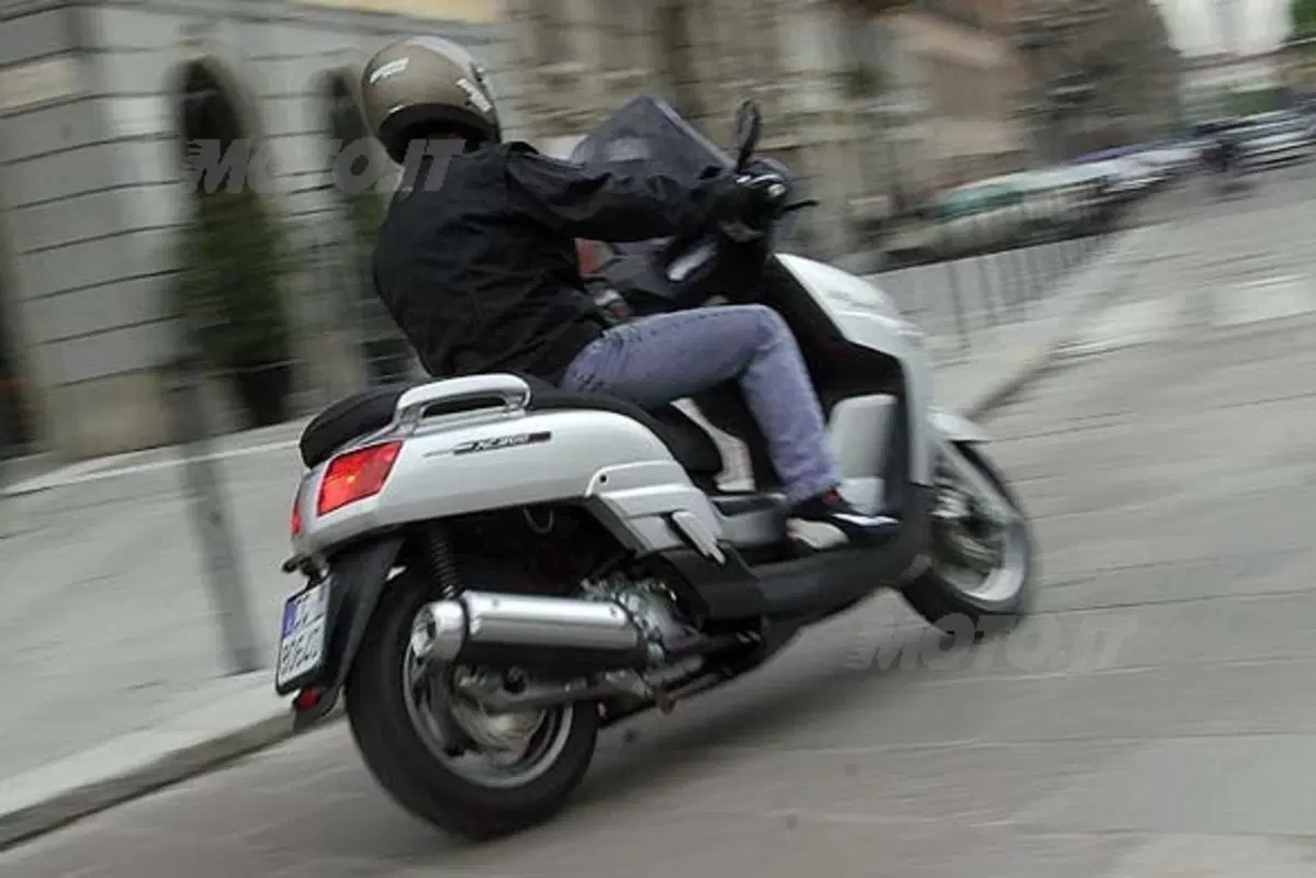 YAMAHA Versity XC 300 (6)