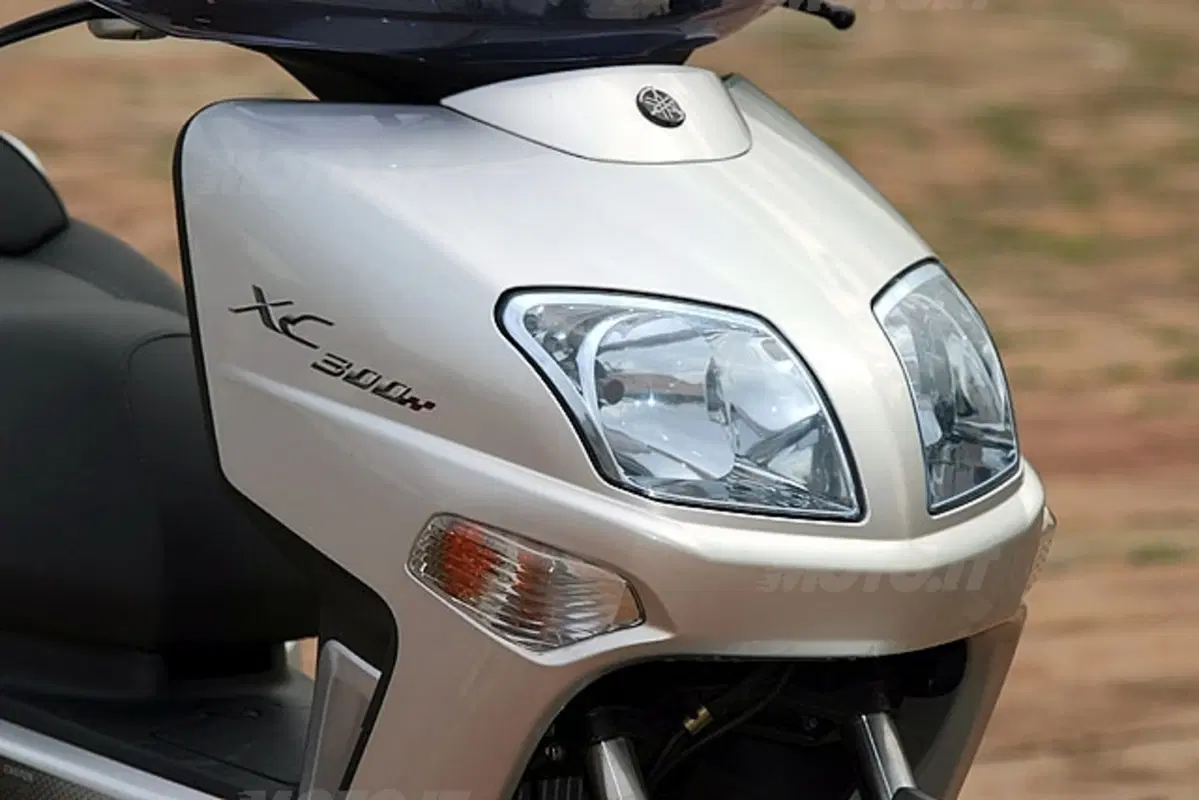 YAMAHA Versity XC 300 (7)