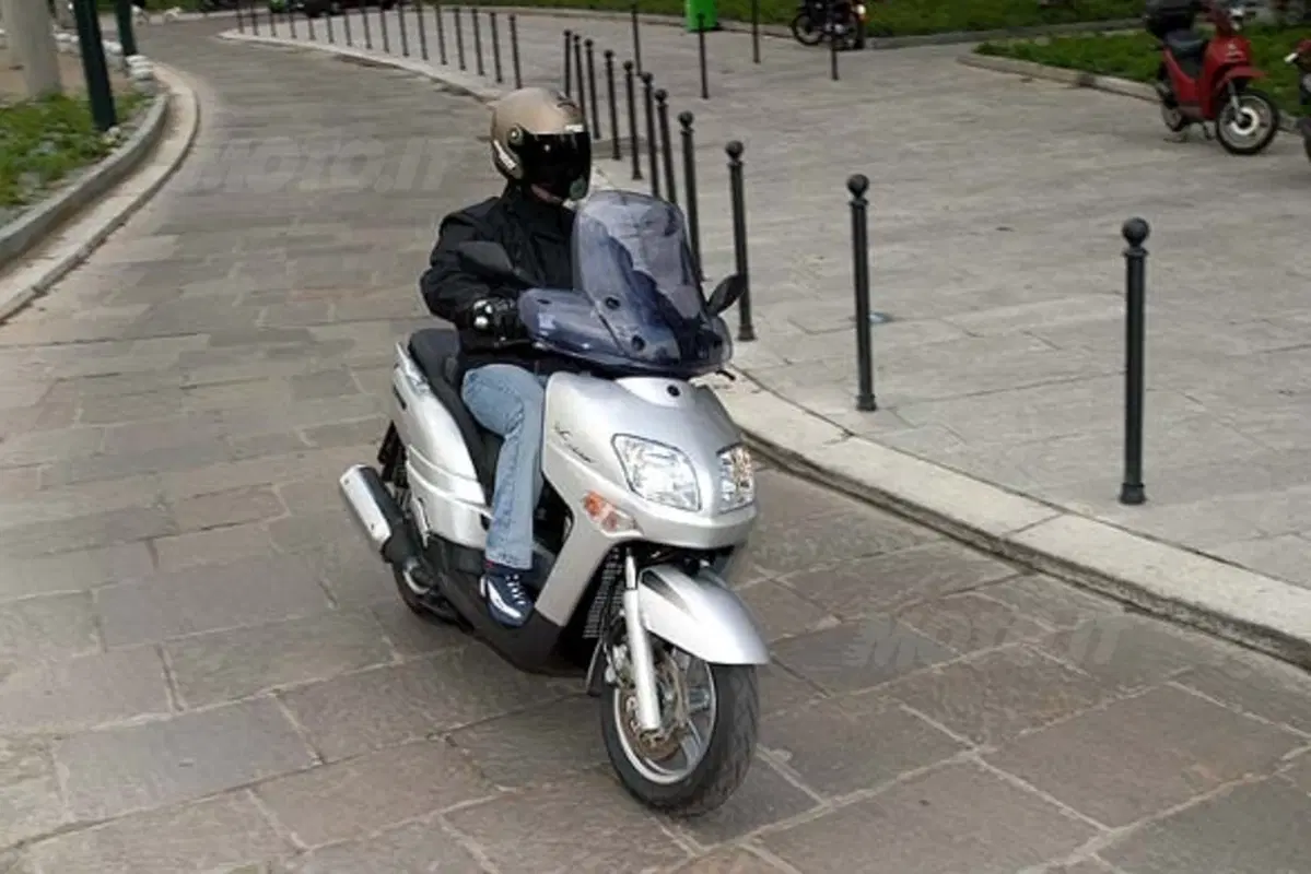 YAMAHA Versity XC 300 (8)