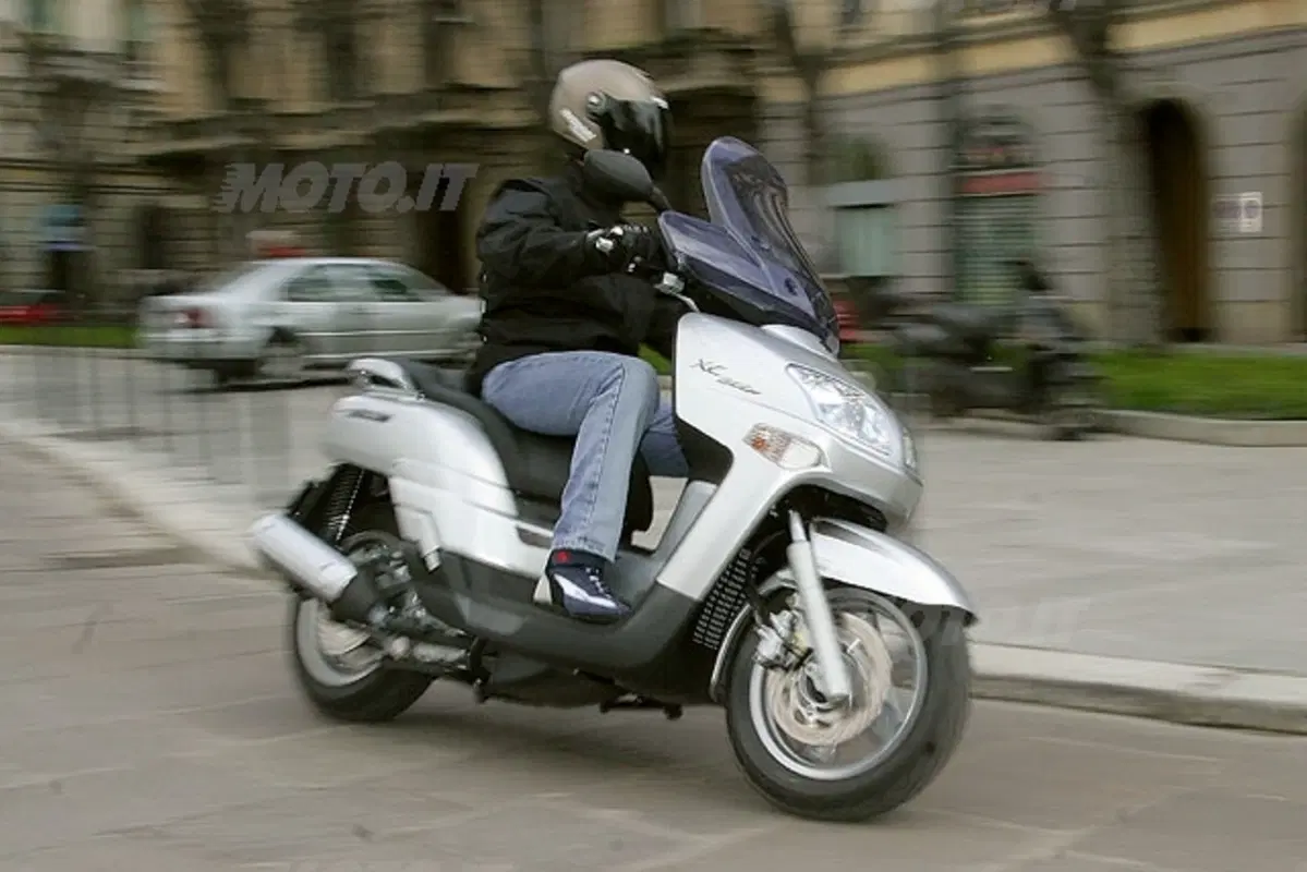 YAMAHA Versity XC 300 (16)