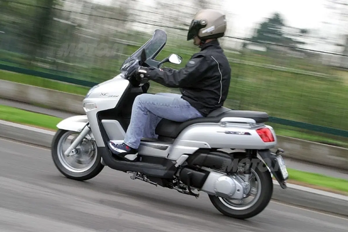 YAMAHA Versity XC 300 (17)
