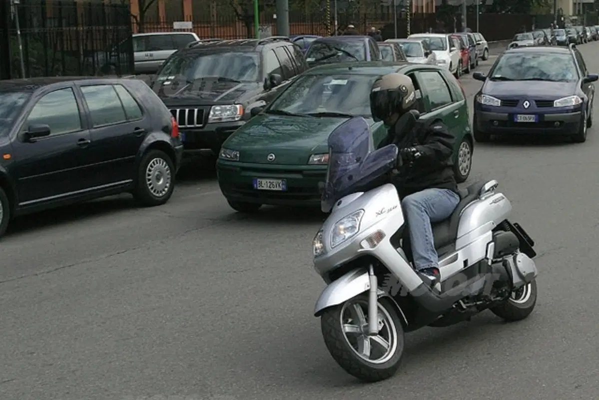 YAMAHA Versity XC 300 (21)