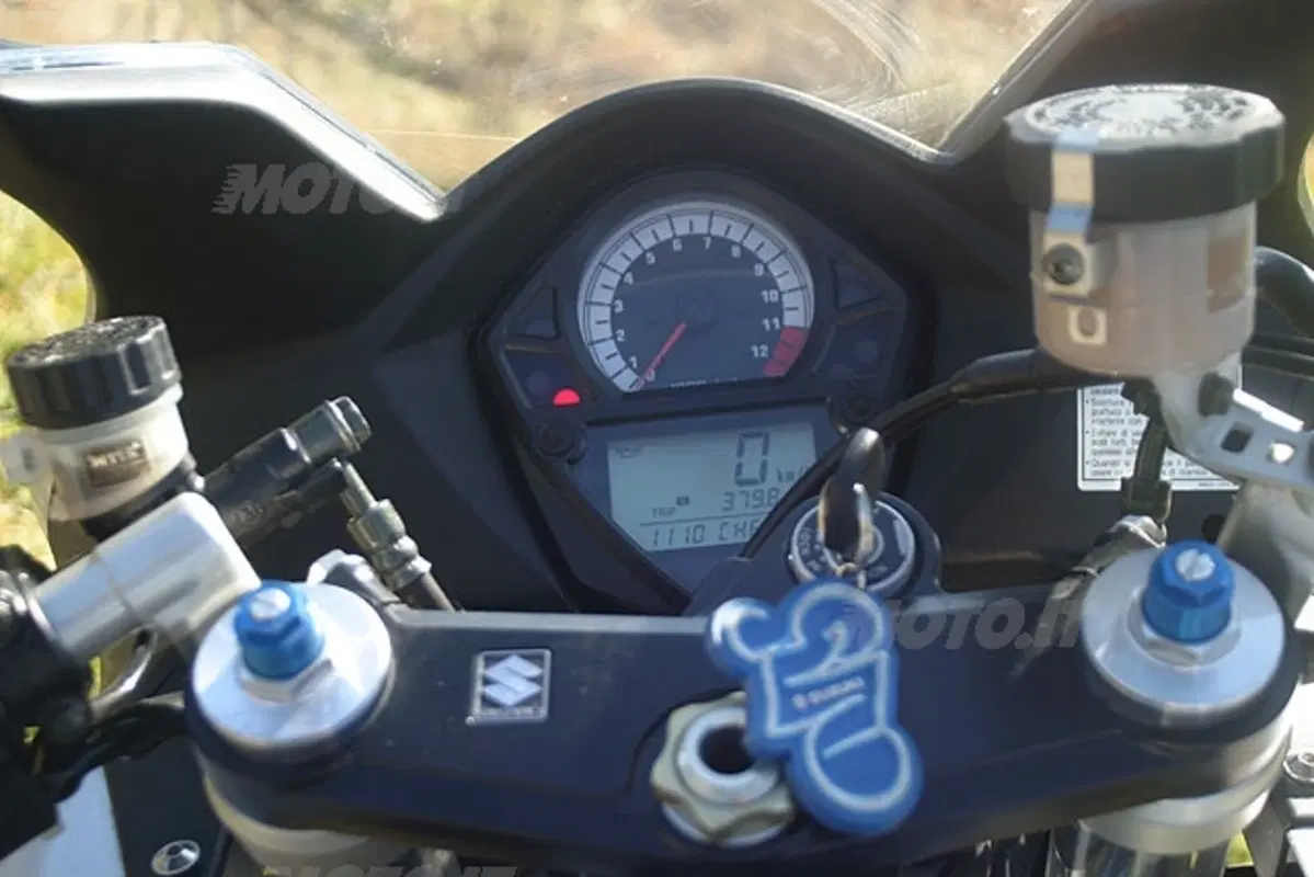 SUZUKI SV 1000 S (10)