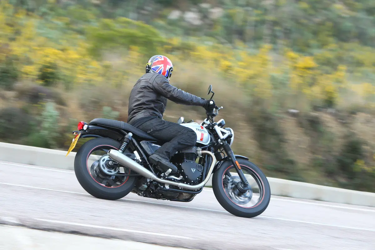 Triumph Bonneville Street Twin (5)