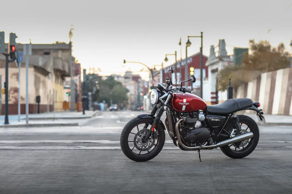 Triumph Bonneville Street Twin (7)