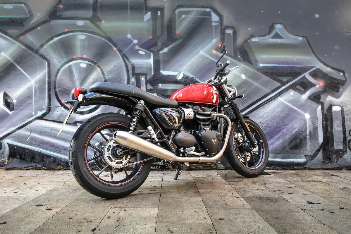 Triumph Bonneville Street Twin (10)