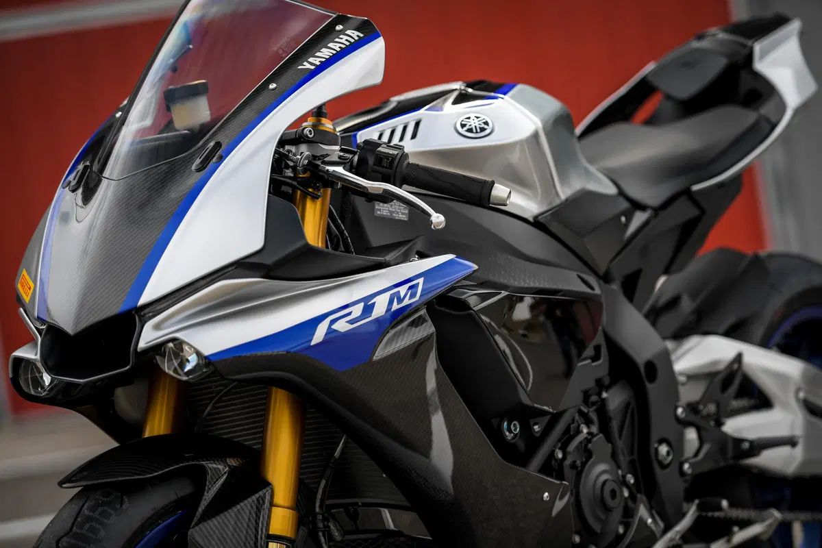 1000 Supersportive 2018: Aprilia RSV4RF vs Ducati Panigale V4S vs Yamaha YZF-R1M (5)