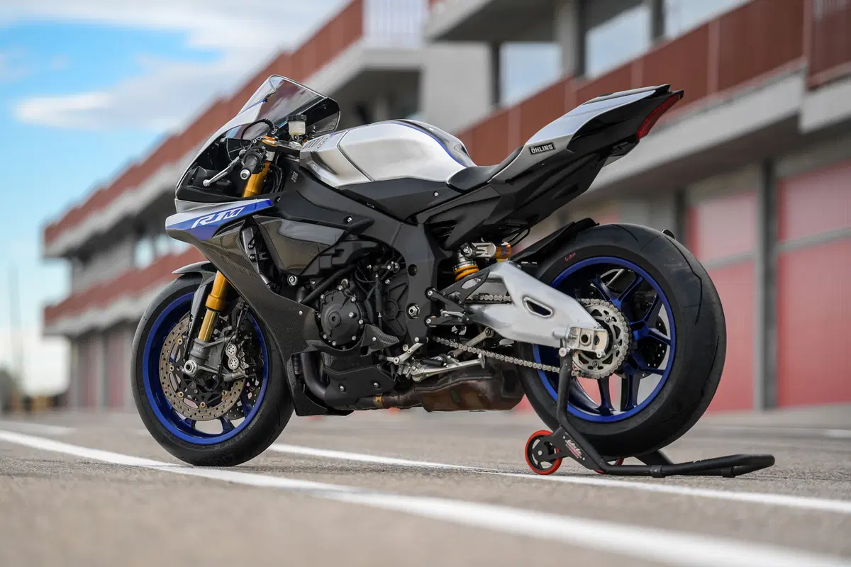 1000 Supersportive 2018: Aprilia RSV4RF vs Ducati Panigale V4S vs Yamaha YZF-R1M (6)