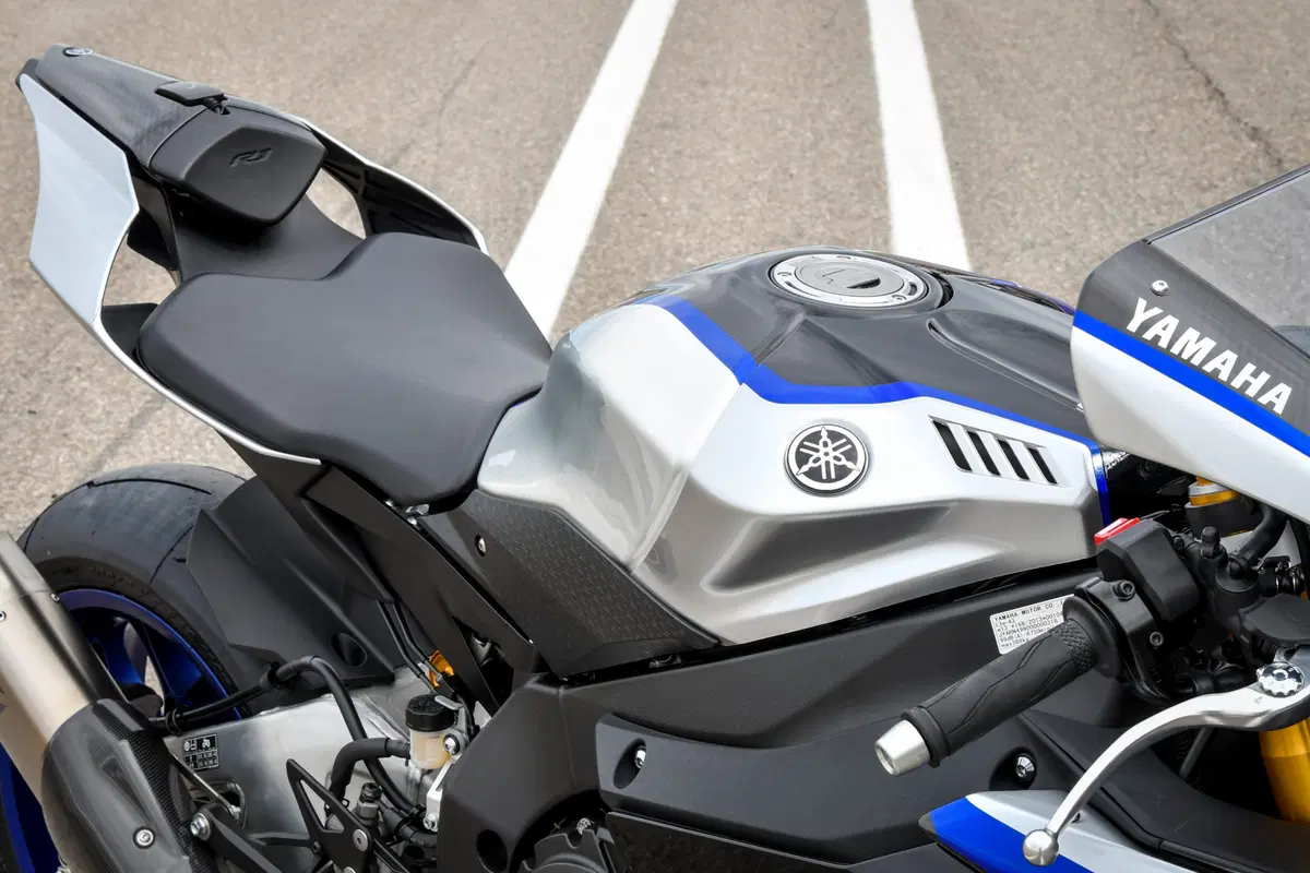 1000 Supersportive 2018: Aprilia RSV4RF vs Ducati Panigale V4S vs Yamaha YZF-R1M (8)