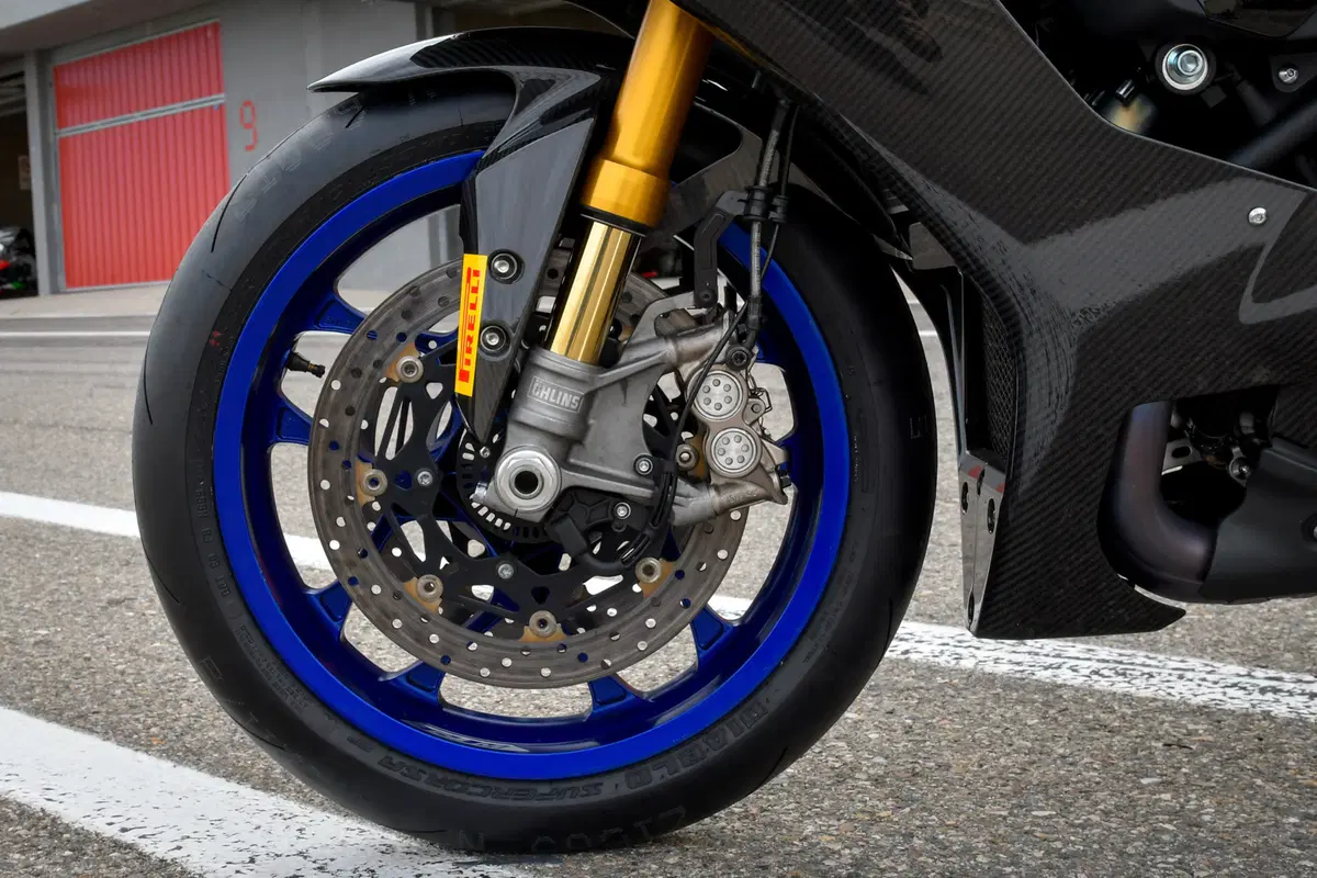 1000 Supersportive 2018: Aprilia RSV4RF vs Ducati Panigale V4S vs Yamaha YZF-R1M (14)