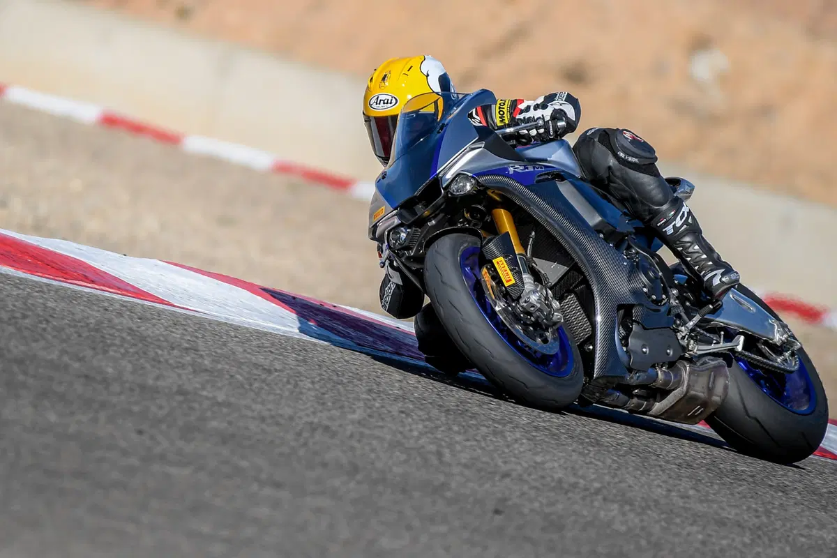 1000 Supersportive 2018: Aprilia RSV4RF vs Ducati Panigale V4S vs Yamaha YZF-R1M (27)