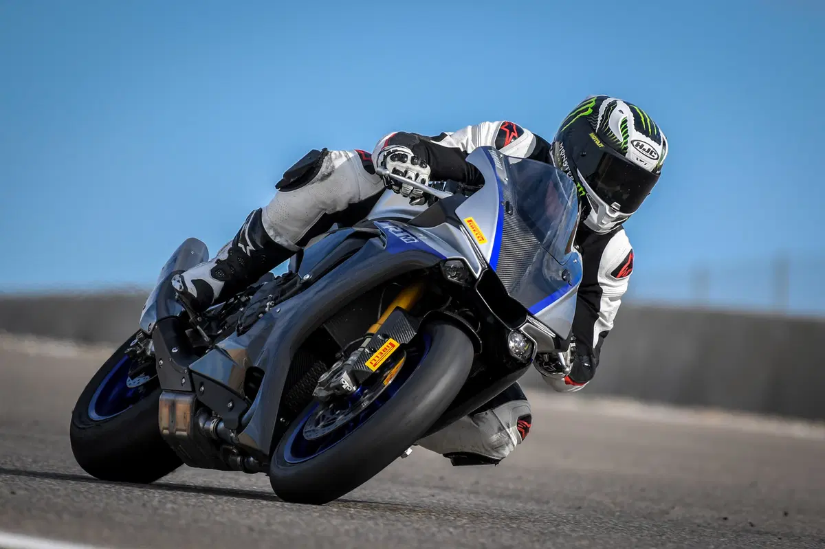 1000 Supersportive 2018: Aprilia RSV4RF vs Ducati Panigale V4S vs Yamaha YZF-R1M (34)