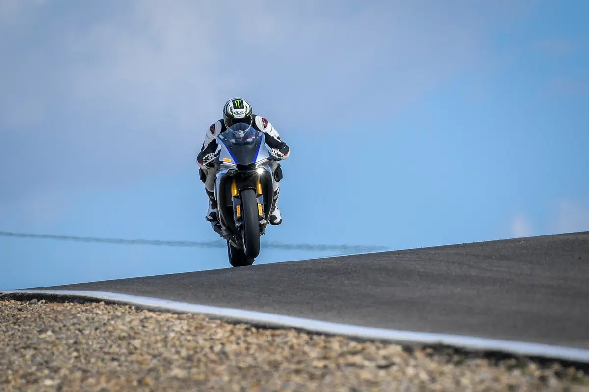 1000 Supersportive 2018: Aprilia RSV4RF vs Ducati Panigale V4S vs Yamaha YZF-R1M (36)