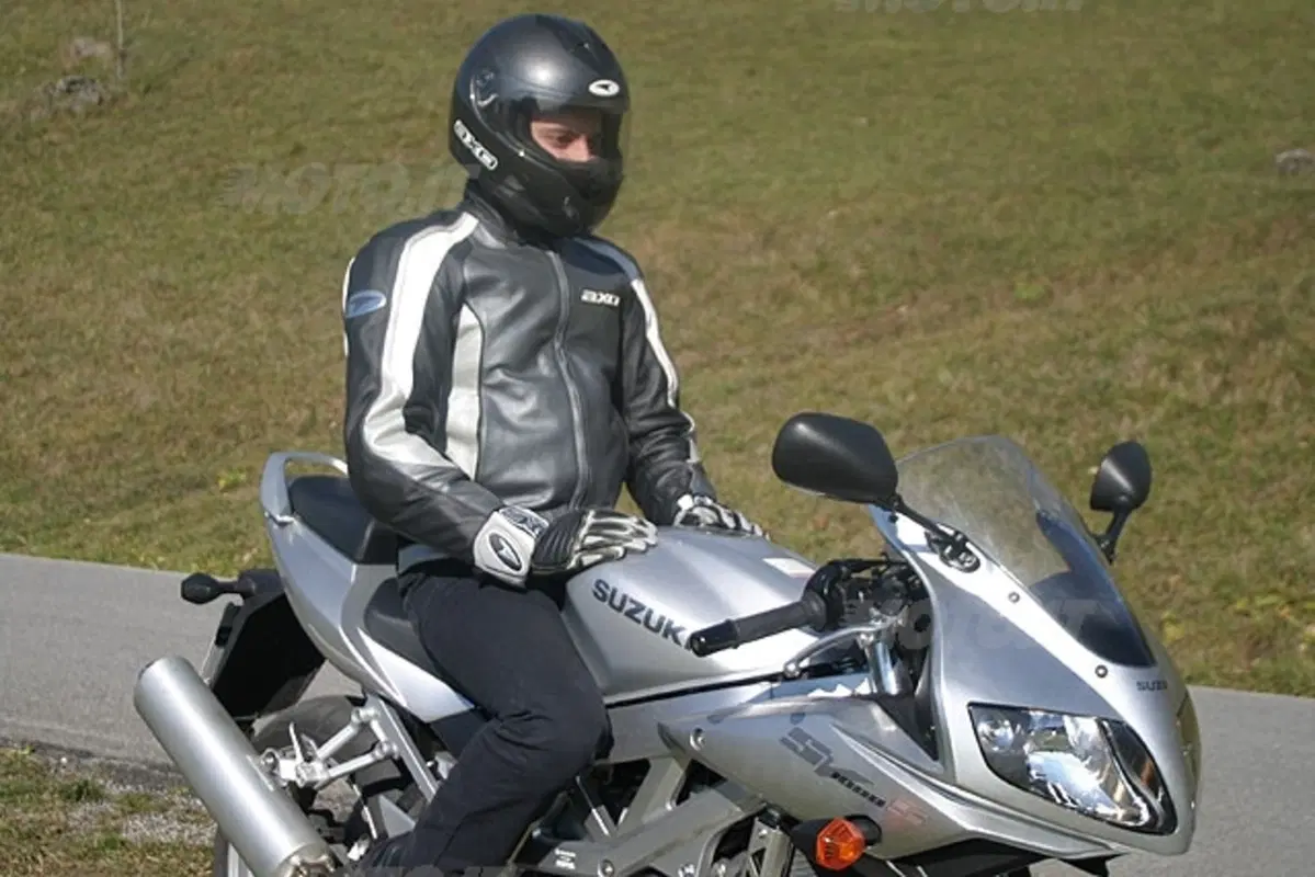 SUZUKI SV 1000 S (28)
