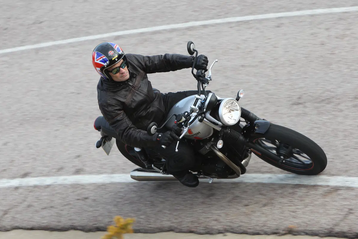 Triumph Bonneville Street Twin (12)