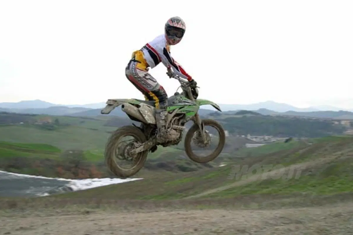 KAWASAKI KXE 125, KXE 250, KXE 250 F (10)