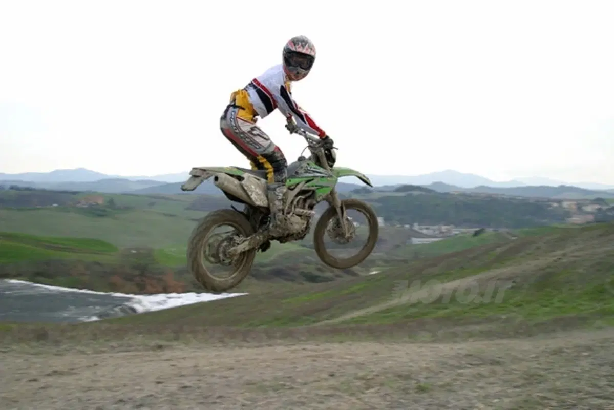 KAWASAKI KXE 125, KXE 250, KXE 250 F (17)