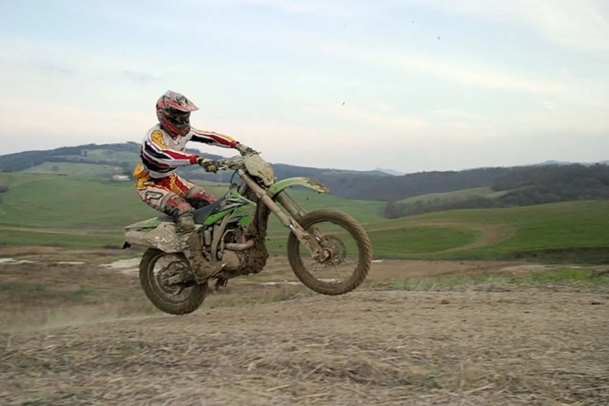 KAWASAKI KXE 125, KXE 250, KXE 250 F (19)