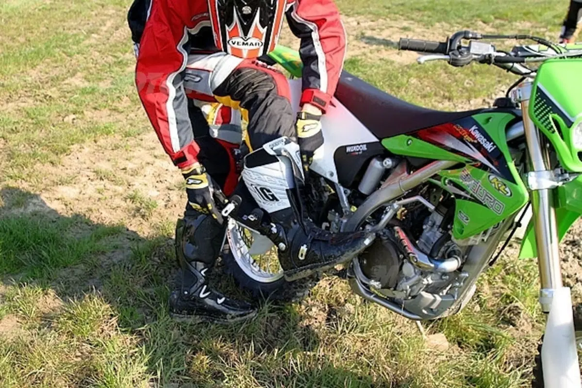 KAWASAKI KXE 125, KXE 250, KXE 250 F (29)