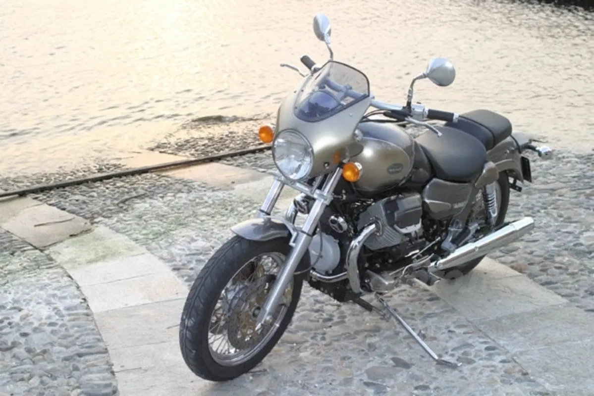 MOTO GUZZI California