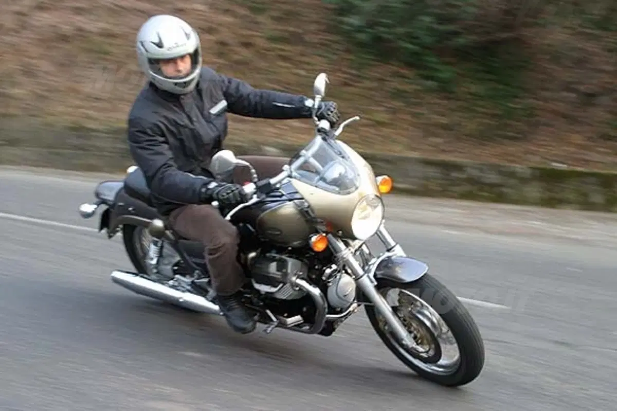 MOTO GUZZI California (8)
