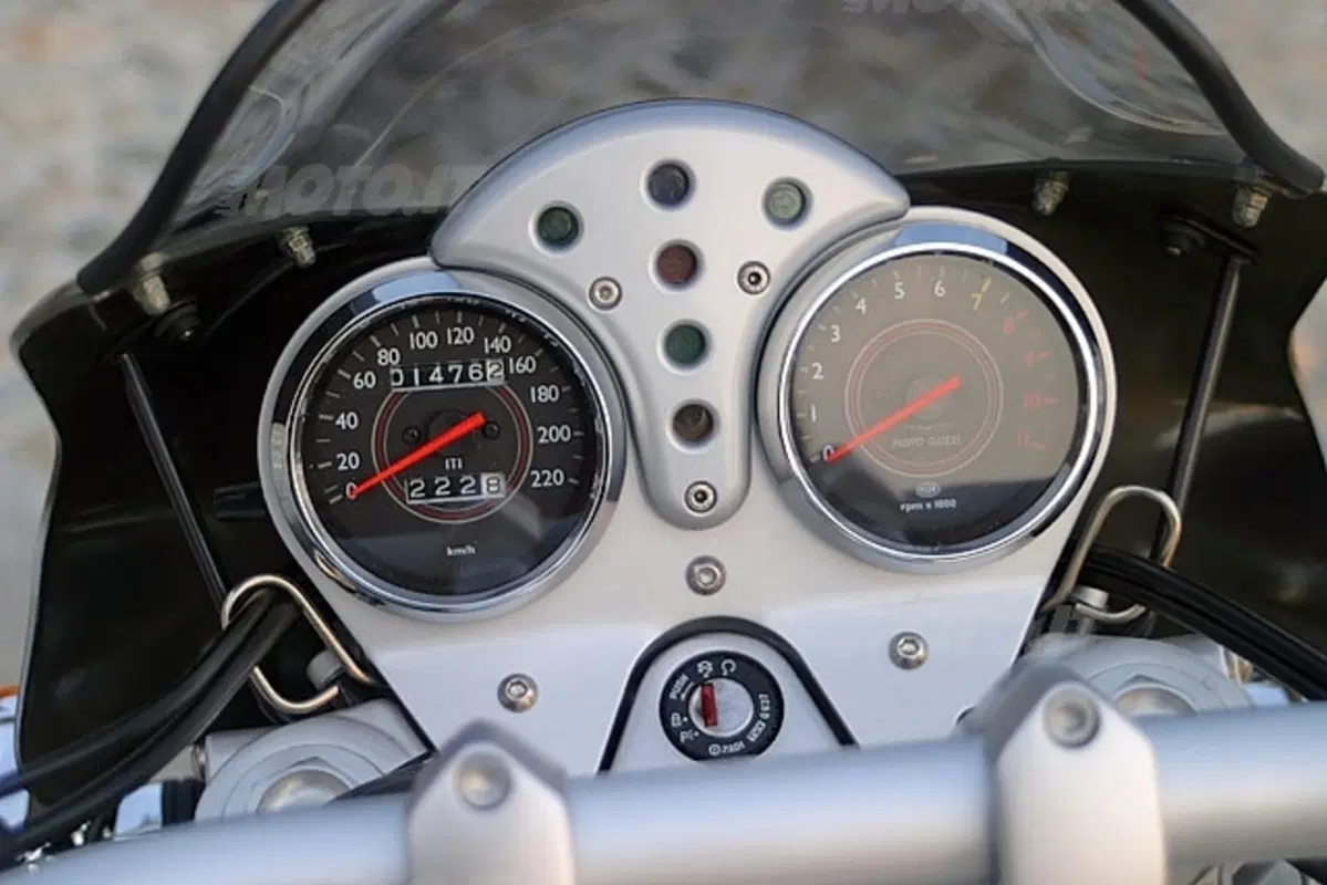 MOTO GUZZI California (9)