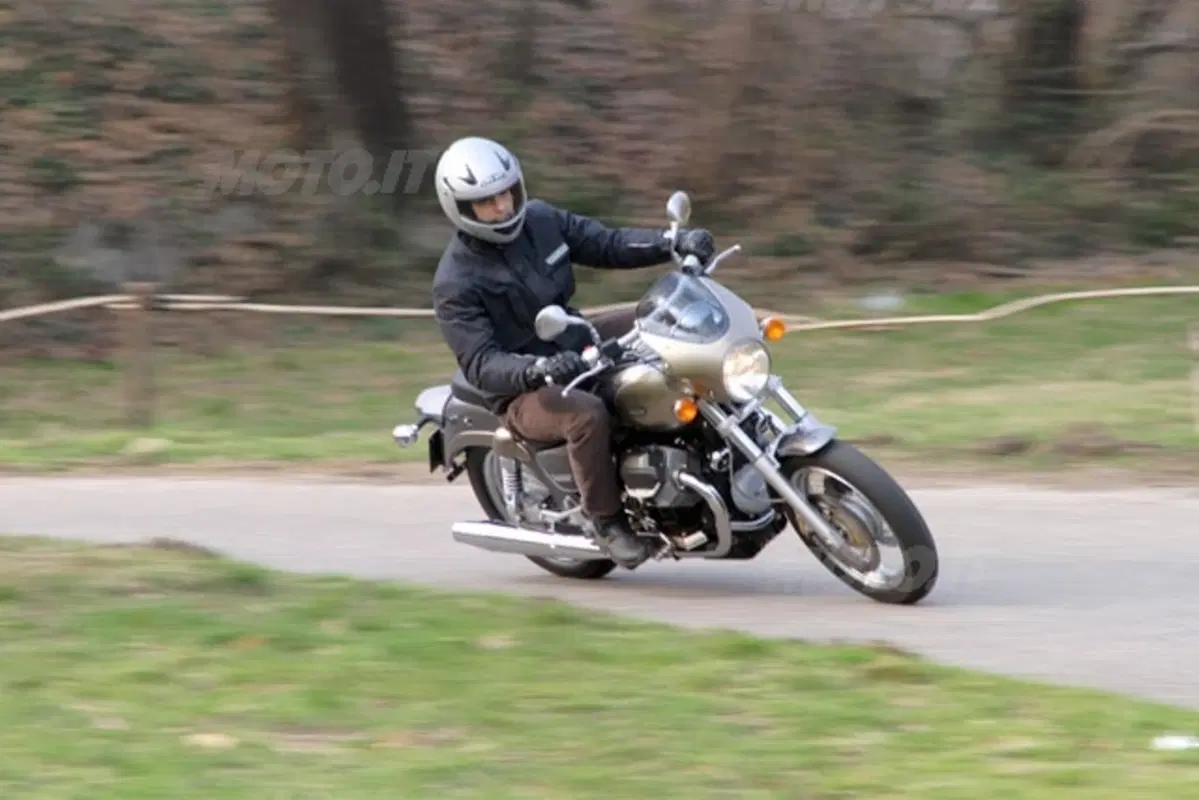 MOTO GUZZI California (19)
