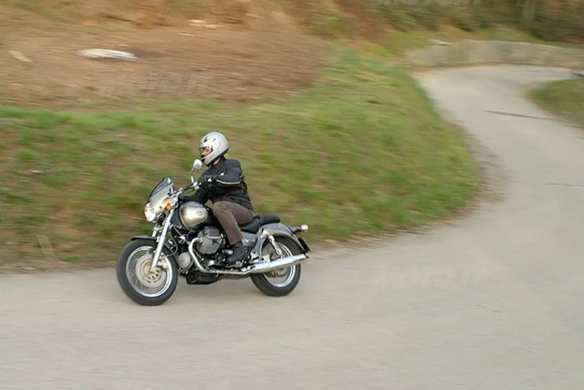 MOTO GUZZI California (26)