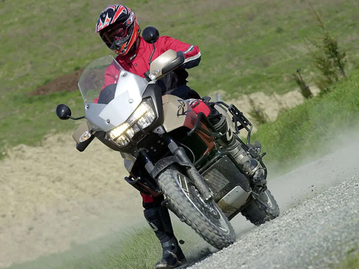 APRILIA Caponord Rally Raid e Pegaso Tuscany - Tibet (7)