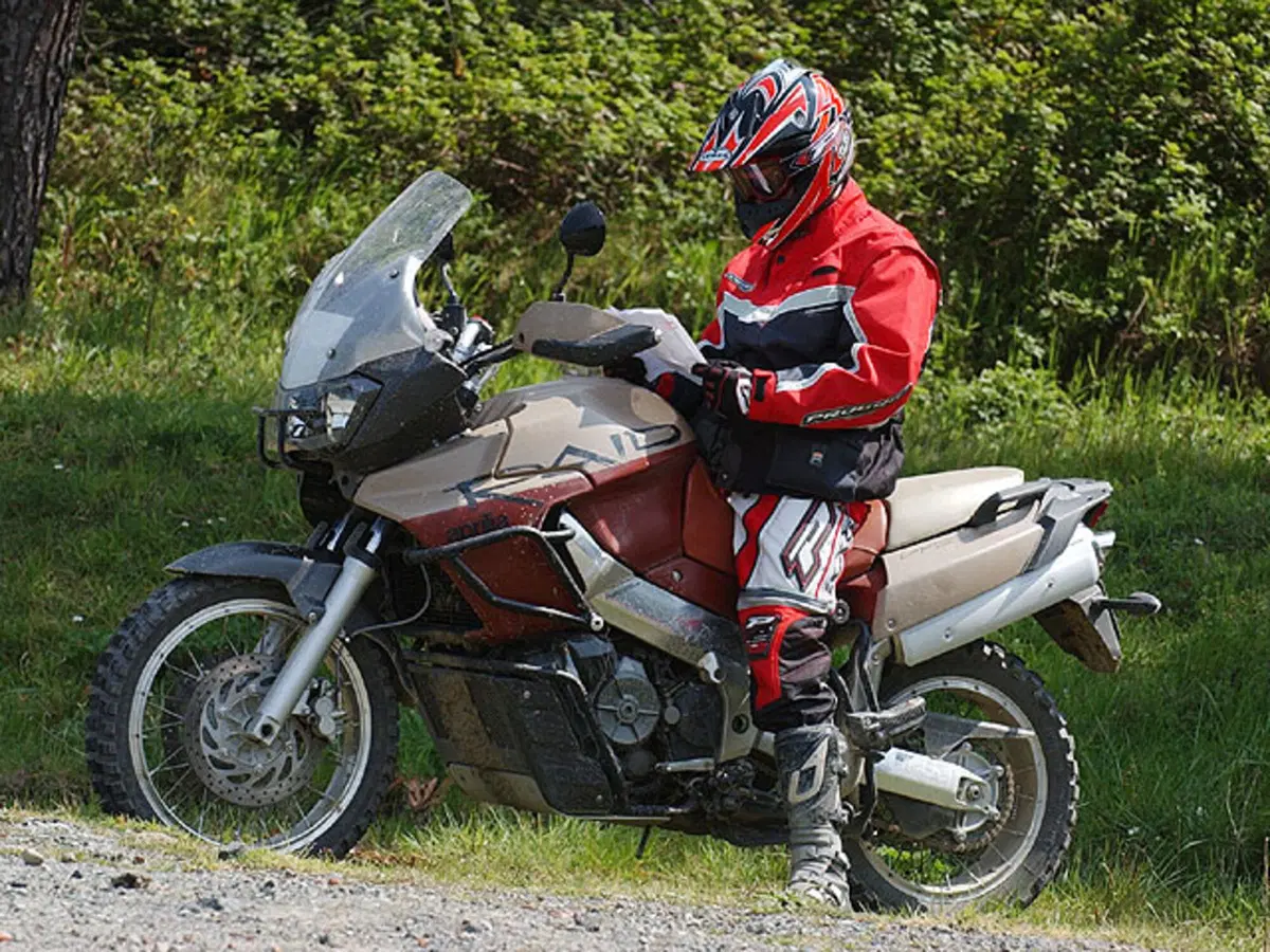APRILIA Caponord Rally Raid e Pegaso Tuscany - Tibet (8)