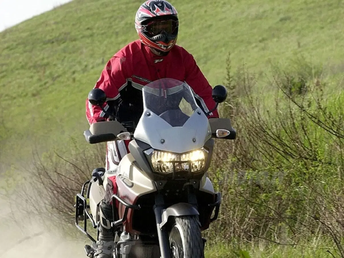 APRILIA Caponord Rally Raid e Pegaso Tuscany - Tibet (9)